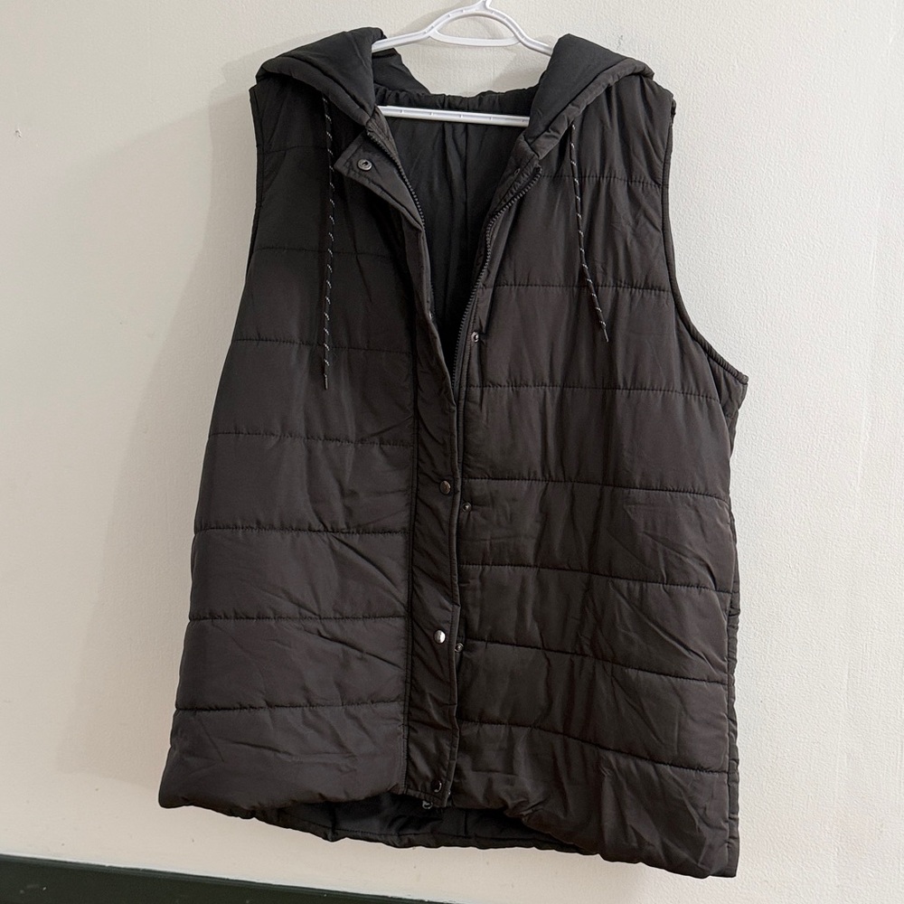 SHEIN Black Hooded Puffer Vest